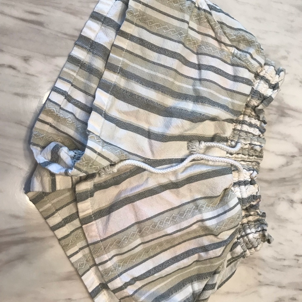 Linen stripes shorts